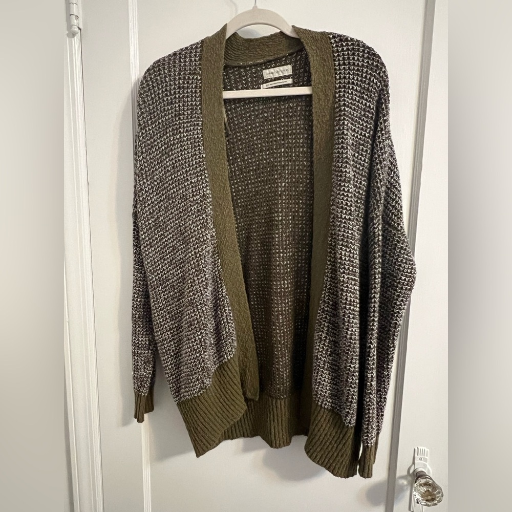 Urban Outfitters Olive Colored Women's Cardigan - Picture 5 of 5
